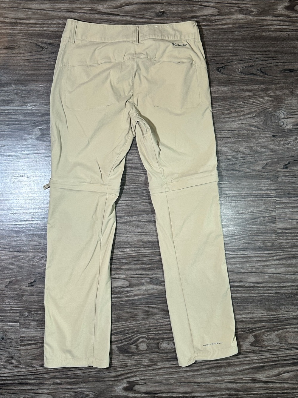 COLUMBIA Tan OMNI-SHIELD Saturday Trail Convertible Zip Off Pants 4 Short - Picture 9 of 15